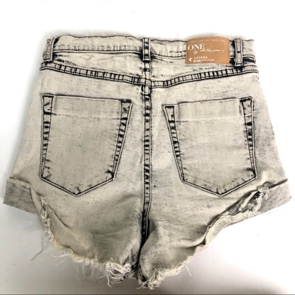 ONE high waisted distressed shorts size25 - Picture 2 of 6